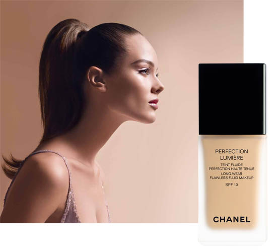 รูปภาพที่1 ของสินค้า : Chanel Perfection Lumiere Long-Wear Flawless Fluid Makeup SPF10 ขนาดปกติ 30 ml.  รองพื้นคุณภาพระดับไฮคลาส จาก Chanel โดดเด่นด้วยเนื้อสัมผัสที่บางเบา ให้การปกปิดได้เรียบเนียนอย่างเป็นธรรมชาติ ขจัดความหมองคล้ำ ให้ผิวดูเปล่งประกาย ไม่ทิ้งคราบความ