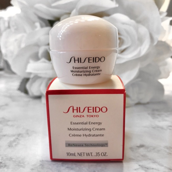 รูปภาพที่1 ของสินค้า : Shiseido Essential Energy Moisturizing Cream ขนาดทดลอง 10 ml. ครีมบำรุงเนื้อเนียนนุ่มดุจแพรไหม ช่วยลดเลือนริ้วรอยแห่งวัย ผิวคล้ำหมอง ผิวแห้งกร้าน และสัญญาณอื่น ๆ ที่เกิดจากอาการผิวขาดพลัง เผยผิวดูเนื้อผิวชื่นชุ่ม นุ่มเนียน เปล่งประกายสดใส