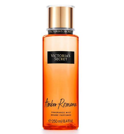 รูปภาพที่1 ของสินค้า : **พร้อมส่ง**Victoria's Secret Amber Romance Fragrance Mist 250 ml. *แพคเกจใหม่ 2016* สเปร์ยน้ำหอมให้กลิ่นติดทนนาน 7-12 ชั่วโมง กลิ่นนี้จะเป็นกลิ่นหอมอ่อนๆของดอกไม้ ผสมกับกลิ่นวนิลานุ่มละมุนอันโดดเด่น ได้กลิ่นแล้วชวนให้อยู่ใกล้ เหมาะกับสาวๆที่ไม่ชอบกล