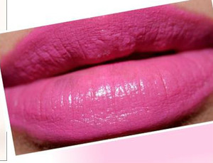 รูปภาพที่1 ของสินค้า : ** พร้อมส่ง ** NYX Round lipstick LSS535A Pink Lyric สีชมพูบาร์บี้ น่ารักมากคะ