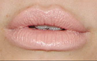 ٻҾ2 ͧԹ : ****Tom Ford Lip Color #12 Nude Vanille Իʵԡҡùش͵  ФسҾش ͡º¹繤Һҧѹ 