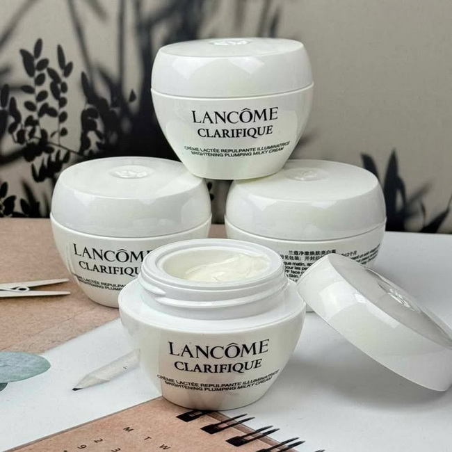 ٻҾ2 ͧԹ : Lancome Clarifique Brightening Plumping Milky Cream Ҵͧ 15 ml. ٵûѺا ӹٵâ´բͧѧ ¹ᾤࡨ оѲٵͼǤ੾ ǼǺͺҧ úاШҧʻѺռ