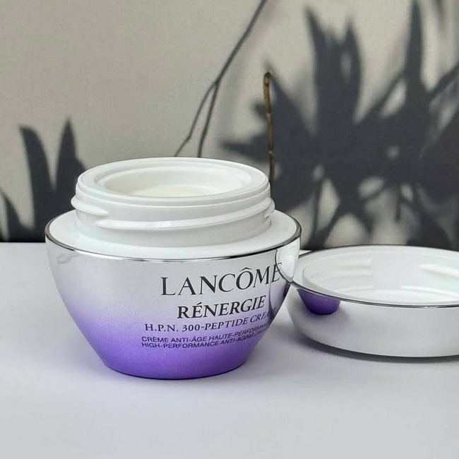 รูปภาพที่#2 ของสินค้า : Lancome Renergie H.P.N. 300 Peptide Cream ขนาดทดลอง 15 ml. แพคเกจใหม่ ครีมบำรุงผิว ฟื้นพลังผิวให้กลับมาดูกระชับ อิ่มฟู นุ่มเด้งอีกครั้ง ด้วยนวัตกรรมลดเลือนริ้วรอยใหม่ล่าสุดจากลังโคม ที่มีส่วนผสมจาก Peptide มากที่สุดที่เคยมีมา กว่า 300 ชนิด พร้อมส่วนผสมที่ รูปภาพที่2 ของสินค้า : Lancome Renergie H.P.N. 300 Peptide Cream ขนาดทดลอง 15 ml. แพคเกจใหม่ ครีมบำรุงผิว ฟื้นพลังผิวให้กลับมาดูกระชับ อิ่มฟู นุ่มเด้งอีกครั้ง ด้วยนวัตกรรมลดเลือนริ้วรอยใหม่ล่าสุดจากลังโคม ที่มีส่วนผสมจาก Peptide มากที่สุดที่เคยมีมา กว่า 300 ชนิด พร้อมส่วนผสมที่