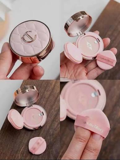 �ٻ�Ҿ���2 �ͧ�Թ��� : Charlotte Tilbury Pillow Talk Beautifying Cushion Foundation Mini ��Ҵ���ͧ 5 g. �ت��蹵�����袹Ҵ���� ��Ե����ҧ���੾�з���������ҹ�� ����͹�ʡ������������ �ҹ��Ƿ��Ṻ��Ǵ��ҡ ���������ʺҧ�� ṺʹԷ仡Ѻ��� �դ������� �������ҡ���� ����١�س�