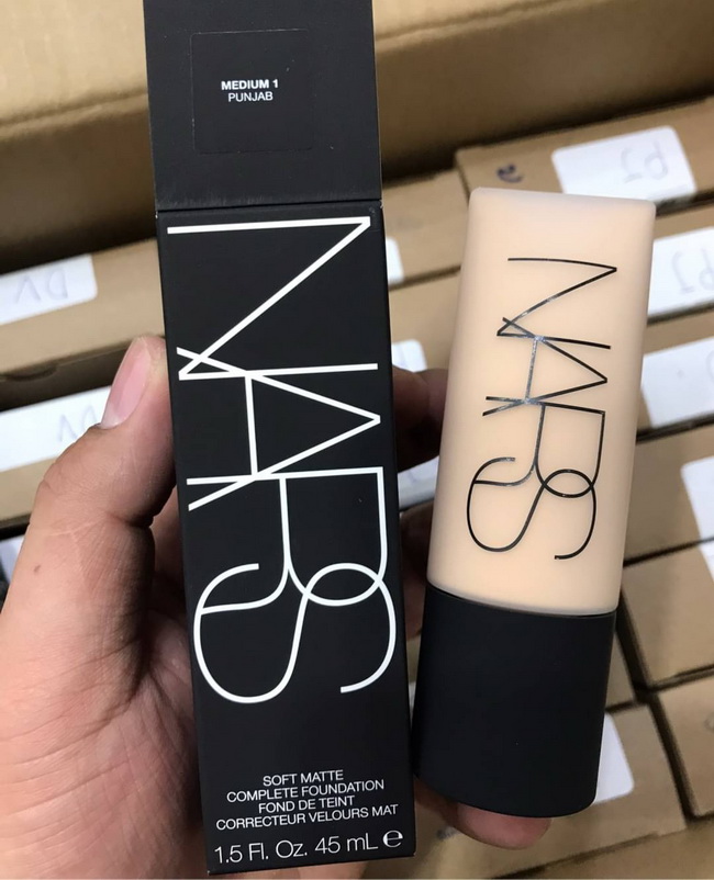 ٻҾ5 ͧԹ : NARS Soft Matte Complete Foundation 45 ml.  ͧҡ  Դ٧ ҧҧ繸ҵ ͺҧ ʺ¼ § ׹仡Ѻ ûԴдѺҹҧ֧٧ش ͧ ´-ᴧҡ شҧ Ш