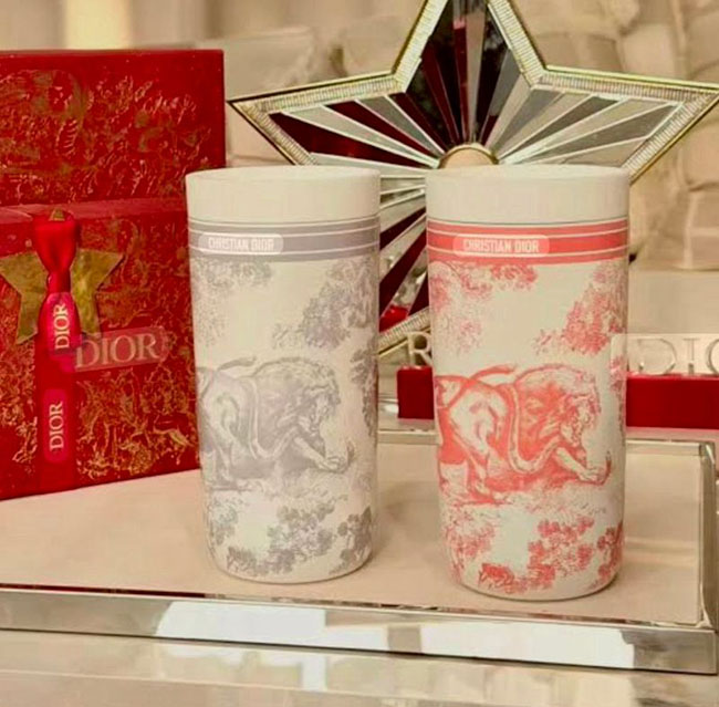 �ٻ�Ҿ���6 �ͧ�Թ��� : Dior Platinum Birthday Gift Temperature Control Tumbler �ժ�����ᴧ �ͧ��ҡ�ҹ����� Dior (���+���ͧ+�اDior) ����纤�����͹+��� ��䫹�����ش�ͤ͹ԡ ��������� DlOR ���º��� �ٴ� ��ʴ������ʨѺ���� ������¹ٹ ��������ش��� ��й��˹ѡ�� ��Ҵ 400ml