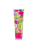 Bath & Body Works Sweet Pea 24 Hour Moisture Ultra Shea Body Cream 226g. บอดี้ครีมถนอมผิวกลิ่นหอมติดผิวกายนานตลอดวัน กลิ่นดอกสวีทพี หอมหวานสดใส คล้ายเยลลี่สีชมพูในถ้วยใส ด้วยความหอมน่ารักสดใสซุกซนทำให้กลิ่นนี้เป็นที่ติดใจของสาวๆวัยรุ่นจนยา Bath & Body Works Sweet Pea 24 Hour Moisture Ultra Shea Body Cream 226g. บอดี้ครีมถนอมผิวกลิ่นหอมติดผิวกายนานตลอดวัน กลิ่นดอกสวีทพี หอมหวานสดใส คล้ายเยลลี่สีชมพูในถ้วยใส ด้วยความหอมน่ารักสดใสซุกซนทำให้กลิ่นนี้เป็นที่ติดใจของสาวๆวัยรุ่นจนยา