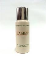 LA MER The Cleansing Lotion ขนาดทดลอง 30 ml. คลีนซิ่งโลชั่นน้ำนม สำหรับเช็ดเครื่องสำอาง ช่วยทำความสะอาดได้อย่างล้ำลึก แต่ทว่าอ่อนโยน ช่วยกำจัดสิ่งสกปรกบนผิวและเครื่องสำอางบริเวณรอบดวงตาให้หลุดออกจากผิวหน้าอย่างหมดจดโดยไม่ก่อให้เกิดการระคายเคือ LA MER The Cleansing Lotion ขนาดทดลอง 30 ml. คลีนซิ่งโลชั่นน้ำนม สำหรับเช็ดเครื่องสำอาง ช่วยทำความสะอาดได้อย่างล้ำลึก แต่ทว่าอ่อนโยน ช่วยกำจัดสิ่งสกปรกบนผิวและเครื่องสำอางบริเวณรอบดวงตาให้หลุดออกจากผิวหน้าอย่างหมดจดโดยไม่ก่อให้เกิดการระคายเคือ
