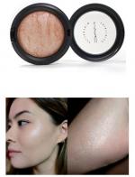 MAC Mineralize Skinfinish 10g. สี Soft and Gentle ไฮไลท์เนื้อเนียนละเอียด เฉดสีน้ำตาลทอง มอบมิติประกายแวววาวให้ใบหน้าเราโดดเด่นยิ่งขึ้น ใครชอบลุคโกลว์ๆ ไฮไลท์ตัวนี้ตอบโจทย์คุณได้อย่างแน่นอน  MAC Mineralize Skinfinish 10g. สี Soft and Gentle ไฮไลท์เนื้อเนียนละเอียด เฉดสีน้ำตาลทอง มอบมิติประกายแวววาวให้ใบหน้าเราโดดเด่นยิ่งขึ้น ใครชอบลุคโกลว์ๆ ไฮไลท์ตัวนี้ตอบโจทย์คุณได้อย่างแน่นอน