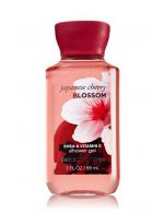 **พร้อมส่ง**Bath & Body Works Japanese Cherry Blossom Shower Gel ขนาดทดลอง 88 ml. เจลอาบน้ำกลิ่นหอมติดกายนานตลอดวัน กลิ่นดอกซากุระญี่ปุ่นหอมเตะจมูกตั้งแต่ครั้งแรกที่ได้กลิ่น ผสมกับกลิ่นวนิลานุ่มๆ เป็นกลิ่นที่ค่อนข้างชัดเจนและติดทนนานเป็นพิเศษ 