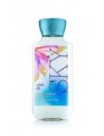 Bath & Body Works Sky Violet Lily Shea & Vitamin E Body Lotion 236 ml. โลชั่นบำรุงผิวสุดพิเศษ กลิ่นดอกลิลลี่หอมอ่อนบาง ให้ความสดชื่นสะอาดๆ กลิ่นหอมมากต้องลองคะ Bath & Body Works Sky Violet Lily Shea & Vitamin E Body Lotion 236 ml. โลชั่นบำรุงผิวสุดพิเศษ กลิ่นดอกลิลลี่หอมอ่อนบาง ให้ความสดชื่นสะอาดๆ กลิ่นหอมมากต้องลองคะ