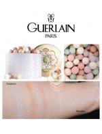GUERLAIN Meteorites Light Revealing Pearls of Powder 25g #2Clair/Light แป้งไฮไลท์ ในรูปแบบเม็ดไข่มุก เนื้อนุ่ม เกลี่ยง่าย ประกอบด้วยเม็ดเพิร์ลอ่อนนุ่มเนื้อสัมผัสแมท โทนสีชมพูม่วง และโทนสีเชียว ภายในผสานเม็ดสี โดยโทนสีเหลืองช่วยปกปิดแก้ไขจุดด่างดำ โทนเขียว GUERLAIN Meteorites Light Revealing Pearls of Powder 25g #2Clair/Light แป้งไฮไลท์ ในรูปแบบเม็ดไข่มุก เนื้อนุ่ม เกลี่ยง่าย ประกอบด้วยเม็ดเพิร์ลอ่อนนุ่มเนื้อสัมผัสแมท โทนสีชมพูม่วง และโทนสีเชียว ภายในผสานเม็ดสี โดยโทนสีเหลืองช่วยปกปิดแก้ไขจุดด่างดำ โทนเขียว