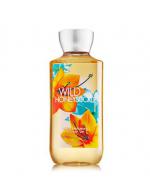 Bath & Body Works Wild Honeysuckle Shea & Vitamin E Shower Gel 295ml. เจลอาบน้ำกลิ่นหอมติดกายนานตลอดวัน กลิ่นหอมโทนผลไม้ มะนาว พีช และเมล่อน ผสมกลิ่นดอกฟรีเซีย มะลิ และกุหลาบ รวมกลิ่นหอมยอดฮิตไว้ในกลิ่นเดียว หอมคะ Bath & Body Works Wild Honeysuckle Shea & Vitamin E Shower Gel 295ml. เจลอาบน้ำกลิ่นหอมติดกายนานตลอดวัน กลิ่นหอมโทนผลไม้ มะนาว พีช และเมล่อน ผสมกลิ่นดอกฟรีเซีย มะลิ และกุหลาบ รวมกลิ่นหอมยอดฮิตไว้ในกลิ่นเดียว หอมคะ