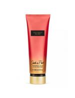 Victoria's Secret Fantasies Such a Flirt Fragrance Lotion 236ml. โลชั่นน้ำหอม ที่ช่วยกักเก็บความชุ่มชื่นยาวนาน 24 ชม. และให้กลิ่นหอมติดทนนาน กลิ่นนี้ให้กลิ่นหอมกระตุ้นความมีชีวิตชีวาด้วยกลิ่นของผลมะเฟือง กับกลิ่นหอมน่ารักๆของกล้วยไม้หอม Victoria's Secret Fantasies Such a Flirt Fragrance Lotion 236ml. โลชั่นน้ำหอม ที่ช่วยกักเก็บความชุ่มชื่นยาวนาน 24 ชม. และให้กลิ่นหอมติดทนนาน กลิ่นนี้ให้กลิ่นหอมกระตุ้นความมีชีวิตชีวาด้วยกลิ่นของผลมะเฟือง กับกลิ่นหอมน่ารักๆของกล้วยไม้หอม