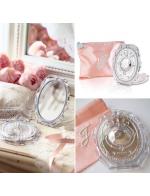 Jill Stuart Compact Mirror II กระจกรูปวงรีแบบพับตั้งโต๊ะได้ พร้อมกระเป๋าสำหรับพกพา ขนาดกระทัดรัดเพียง 9cm X 11.5cm  ดีไซน์สวยหรูหราสไตล์เจ้าหญิง พร้อมเพิ่มความมีระดับด้วยคริสตัลวาววับเม็ดใหญ่ด้านในและที่ซิปของกระเป๋า ให้สาวๆ ส่องความสวยได้ทุกท Jill Stuart Compact Mirror II กระจกรูปวงรีแบบพับตั้งโต๊ะได้ พร้อมกระเป๋าสำหรับพกพา ขนาดกระทัดรัดเพียง 9cm X 11.5cm  ดีไซน์สวยหรูหราสไตล์เจ้าหญิง พร้อมเพิ่มความมีระดับด้วยคริสตัลวาววับเม็ดใหญ่ด้านในและที่ซิปของกระเป๋า ให้สาวๆ ส่องความสวยได้ทุกท