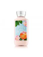 Bath & Body Works Pretty as a Peach Shea & Vitamin E Body Lotion 236 ml. โลชั่นบำรุงผิวสุดพิเศษ กลิ่นหอมสดชื่นของพีชผสมกับดอกมะลิ หอมโทนผลไม้หอมหวานกำลังดีคะ Bath & Body Works Pretty as a Peach Shea & Vitamin E Body Lotion 236 ml. โลชั่นบำรุงผิวสุดพิเศษ กลิ่นหอมสดชื่นของพีชผสมกับดอกมะลิ หอมโทนผลไม้หอมหวานกำลังดีคะ