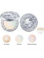 Jill Stuart Crystal Lucent Face Powder SPF20/PA++  แป้งอัดแข็งที่จะทำให้ผิวคุณเปล่งประกายกระจ่างใสจากภายใน เผยผิวใส แลดูสุขภาพดีดุจมีเลือดฝาด กระจายตัวอย่างบางเบาเพื่อการปกปิดที่แนบสนิทและดีเยี่ยม พร้อมปกปิดรูขุมขนและผิวที่ไม่เรียบเนียนได้อย่า Jill Stuart Crystal Lucent Face Powder SPF20/PA++  แป้งอัดแข็งที่จะทำให้ผิวคุณเปล่งประกายกระจ่างใสจากภายใน เผยผิวใส แลดูสุขภาพดีดุจมีเลือดฝาด กระจายตัวอย่างบางเบาเพื่อการปกปิดที่แนบสนิทและดีเยี่ยม พร้อมปกปิดรูขุมขนและผิวที่ไม่เรียบเนียนได้อย่า