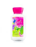 **พร้อมส่ง**Bath & Body Works Sweet Pea Shea & Vitamin E Body Lotion 88 ml. โลชั่นบำรุงผิวสุดพิเศษ กลิ่นดอกสวีทพี หอมหวานสดใส คล้ายเยลลี่สีชมพูในถ้วยใส มีกลิ่นผสมของผลแพร์กับราสเบอร์รี่ ทำให้กลิ่นนี้เป็นที่ติดใจของสาวๆวัยรุ่นจนยากจะเปลี่ยนใจเลยค่ **พร้อมส่ง**Bath & Body Works Sweet Pea Shea & Vitamin E Body Lotion 88 ml. โลชั่นบำรุงผิวสุดพิเศษ กลิ่นดอกสวีทพี หอมหวานสดใส คล้ายเยลลี่สีชมพูในถ้วยใส มีกลิ่นผสมของผลแพร์กับราสเบอร์รี่ ทำให้กลิ่นนี้เป็นที่ติดใจของสาวๆวัยรุ่นจนยากจะเปลี่ยนใจเลยค่