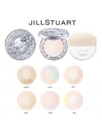 Jill Stuart Crystal Lucent Face Powder SPF20/PA++ แป้งอิลลูมิเนเตอร์ที่ใช้ปัดไล้ผิวหน้าในขั้นตอนสุดท้ายของการแต่งหน้า เนื้ออณูหลากสีของแป้งจะช่วยให้ผิวดูไบรท์ขึ้นทันที อณูแบบโปร่งแสงยังทำให้หน้าดูเป็นธรรมชาติไม่หนาอีกด้วย พร้อมกลิ่นหอมอ่อนๆของ Jill Stuart Crystal Lucent Face Powder SPF20/PA++ แป้งอิลลูมิเนเตอร์ที่ใช้ปัดไล้ผิวหน้าในขั้นตอนสุดท้ายของการแต่งหน้า เนื้ออณูหลากสีของแป้งจะช่วยให้ผิวดูไบรท์ขึ้นทันที อณูแบบโปร่งแสงยังทำให้หน้าดูเป็นธรรมชาติไม่หนาอีกด้วย พร้อมกลิ่นหอมอ่อนๆของ