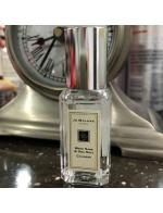 Jo Malone London Wood Sage & Sea Salt Cologne ขนาดทดลอง 9 ml. โคโลญจน์กลิ่นหอมผ่อนคลายที่ใช้ง่ายแต่มีเสน่ห์ ให้คนรอบข้างรู้สึกสบายๆไม่สปอร์ตมาก ชิลล์ๆ ราวกับได้หลีกหนีจากความวุ่นวายมารับความสดชื่นจากไอทะเล และใบเสจอันสดชื่นและผ่อนคลาย Jo Malone London Wood Sage & Sea Salt Cologne ขนาดทดลอง 9 ml. โคโลญจน์กลิ่นหอมผ่อนคลายที่ใช้ง่ายแต่มีเสน่ห์ ให้คนรอบข้างรู้สึกสบายๆไม่สปอร์ตมาก ชิลล์ๆ ราวกับได้หลีกหนีจากความวุ่นวายมารับความสดชื่นจากไอทะเล และใบเสจอันสดชื่นและผ่อนคลาย