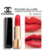 Chanel Rouge Allure Luminous Intense Lip Colour #175 Ardente 3.5 g. ลิปสติกเพื่อสีสันเปล่งประกายเด่นชัด มอบความมีชีวิตชีวาและเปล่งประกาย ด้วยเนื้อสัมผัสบางเบาเป็นพิเศษ ซึมซาบอย่างรวดเร็ว เปรียบเสมือนผิวที่สอง เฉดสีอันเด่นชัดหลากหลาย สำหร