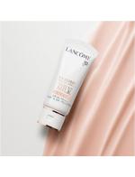 Lancome UV Expert Youth Shield Tone Up Milk SPF50+ PA++++ 30 ml. #Rosy Bloom กันแดดเนื้อน้ำนมสูตรปรับปรุงใหม่ กันแดดเพื่อผิวขาวอมชมพู ที่ออกแบบมาเพื่อปรับสีผิวของลังโคมให้ดูสว่างใสขึ้นทันที เสริมคุณค่าด้วยสารสี (pigment) เพื่อสร้างสีชมพูระเรื่ Lancome UV Expert Youth Shield Tone Up Milk SPF50+ PA++++ 30 ml. #Rosy Bloom กันแดดเนื้อน้ำนมสูตรปรับปรุงใหม่ กันแดดเพื่อผิวขาวอมชมพู ที่ออกแบบมาเพื่อปรับสีผิวของลังโคมให้ดูสว่างใสขึ้นทันที เสริมคุณค่าด้วยสารสี (pigment) เพื่อสร้างสีชมพูระเรื่