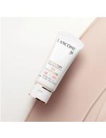 Lancome UV Expert Youth Shield BB Complete 1 SPF 50+ PA++++ 30 ml. ครีมกันแดด BB สำหรับผิวขาว สูตรปรับปรุงใหม่ ปรับสีผิวกระจ่างใส ปรับสีผิวให้สม่ำเสมอ อำพรางจุดด่างดำ ให้ผิวเปล่งประกาย ความกระจ่างใส เพียงไม่กี่วินาที ให้ผลลัพทธ์เหมือนการปกปิดจ Lancome UV Expert Youth Shield BB Complete 1 SPF 50+ PA++++ 30 ml. ครีมกันแดด BB สำหรับผิวขาว สูตรปรับปรุงใหม่ ปรับสีผิวกระจ่างใส ปรับสีผิวให้สม่ำเสมอ อำพรางจุดด่างดำ ให้ผิวเปล่งประกาย ความกระจ่างใส เพียงไม่กี่วินาที ให้ผลลัพทธ์เหมือนการปกปิดจ