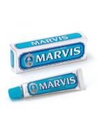 MARVIS Aquatic Mint Toothpaste Travel Size 25 ml. (สีฟ้า) ยาสีฟันระดับพรีเมี่ยมกลิ่นเย็นสุดๆ ผสมกับกลิ่นมินต์ที่ลงตัว ซึ่งมีกลิ่นของเปลือกไม้ที่ตากแห้ง และทำให้มีกลิ่นแนวอโรม่า ซึ่งเริ่ดมาก หาไม่ได้แน่ๆในยาสีฟันทั่วไป เนื้อครีมขาวข้น นุ่มนวล รสช