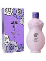 Anna Sui Rose Body Lotion 250 ml. โลชั่นบำรุงผิวกลิ่นหอมของกุหลาบบริสุทธิ์ เนื้อโลชั่นคล้ายเซรั่ม มีความเหลวเหมือนน้ำ บางเบา ซึมสู่ผิวได้อย่างรวดเร็ว อีกทั้งยังช่วยบำรุงผิวได้อย่างดีเยี่ยม ช่วยให้ผิวเนียนนุ่มชุ่มชื่น ซึมซาบเร็วไม่ทิ้งความเหนีย Anna Sui Rose Body Lotion 250 ml. โลชั่นบำรุงผิวกลิ่นหอมของกุหลาบบริสุทธิ์ เนื้อโลชั่นคล้ายเซรั่ม มีความเหลวเหมือนน้ำ บางเบา ซึมสู่ผิวได้อย่างรวดเร็ว อีกทั้งยังช่วยบำรุงผิวได้อย่างดีเยี่ยม ช่วยให้ผิวเนียนนุ่มชุ่มชื่น ซึมซาบเร็วไม่ทิ้งความเหนีย