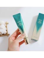 AHC Youth Lasting Real Eye Cream for Face 30 ml. อายครีมสูตรใหม่จาก AHC ตัวนี้เข้มข้นกว่าสีม่วง สามารถใช้ทาหน้าได้ด้วย มีส่วนผสมที่ทรงพลังสำหรับการชะลอวัย (Anti-Aging) ช่วยทำให้ผิวพรรณรอบดวงตา รวมถึงร่องลึกและริ้วรอยดูจ AHC Youth Lasting Real Eye Cream for Face 30 ml. อายครีมสูตรใหม่จาก AHC ตัวนี้เข้มข้นกว่าสีม่วง สามารถใช้ทาหน้าได้ด้วย มีส่วนผสมที่ทรงพลังสำหรับการชะลอวัย (Anti-Aging) ช่วยทำให้ผิวพรรณรอบดวงตา รวมถึงร่องลึกและริ้วรอยดูจ
