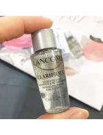 Lancome Clarifique Double Essence Refining Enzymatic Dual Essence ขนาดทดลอง 10 ml. เอสเซนส์เพื่อผิวกระจ่างใสขึ้นถึง 4 มิติ เนื้อใสบางเบา ไม่เหนียวเหนอะหนะ เพิ่มความสว่างกระจ่างใสให้กับผิวหน้า ทำให้ผิวแลดูเรียบเนียน กระชับยิ่งขึ้น  Lancome Clarifique Double Essence Refining Enzymatic Dual Essence ขนาดทดลอง 10 ml. เอสเซนส์เพื่อผิวกระจ่างใสขึ้นถึง 4 มิติ เนื้อใสบางเบา ไม่เหนียวเหนอะหนะ เพิ่มความสว่างกระจ่างใสให้กับผิวหน้า ทำให้ผิวแลดูเรียบเนียน กระชับยิ่งขึ้น