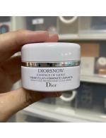 Dior Diorsnow Essence Of Light Brightening Refining Moist Cloud Creme ขนาดทดลอง 15 ml. ครีมอันดับ 1 ที่ช่วยคืนความขาวกระจ่างใส กระชับรูขุมขน และคืนความชุ่มชื่นให้แก่ผิว เหมาะสำหรับทุกสภาพผิว เพื่อผิวกระจ่างใสเนื้อสัมผัสบางเบาราวไร้น้ำหนัก ซึมซาบเร็ว มอบคว Dior Diorsnow Essence Of Light Brightening Refining Moist Cloud Creme ขนาดทดลอง 15 ml. ครีมอันดับ 1 ที่ช่วยคืนความขาวกระจ่างใส กระชับรูขุมขน และคืนความชุ่มชื่นให้แก่ผิว เหมาะสำหรับทุกสภาพผิว เพื่อผิวกระจ่างใสเนื้อสัมผัสบางเบาราวไร้น้ำหนัก ซึมซาบเร็ว มอบคว