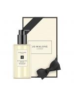 Jo Malone London Nectarine Blossom & Honey Body & Hand Wash 250 ml. (พร้อมกล่อง) เจลอาบน้ำ เพื่อมอบสัมผัสสดชื่นหลังการใช้ พร้อมคุณค่าในการบำรุงดูแลผิวให้นุ่มนวลที่มาพร้อมกลิ่นหอมอ่อน ๆ สำหรับผู้หญิงร่วมสมัย หวานฉ่ำ ร่าเริง สดชื่น ฉีดเช้าอยู่ยันเย็