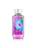 Bath & Body Works Secret Wonderland Shea & Vitamin E Shower Gel 295ml. เจลอาบน้ำหอมติดกายตลอดวัน กลิ่นนี้คล้ายน้ำหอมนะคะ มีกลิ่นของผลไม้ กลิ่นจะออกใสๆค่ะ ได้ฟิวส์คล้าย Sweet Pea คิดว่าสาวๆหลายคนที่ได้ลองกลิ่นนี้ คงตกหลุ่มรักกลิ่นนี้ได้ Bath & Body Works Secret Wonderland Shea & Vitamin E Shower Gel 295ml. เจลอาบน้ำหอมติดกายตลอดวัน กลิ่นนี้คล้ายน้ำหอมนะคะ มีกลิ่นของผลไม้ กลิ่นจะออกใสๆค่ะ ได้ฟิวส์คล้าย Sweet Pea คิดว่าสาวๆหลายคนที่ได้ลองกลิ่นนี้ คงตกหลุ่มรักกลิ่นนี้ได้